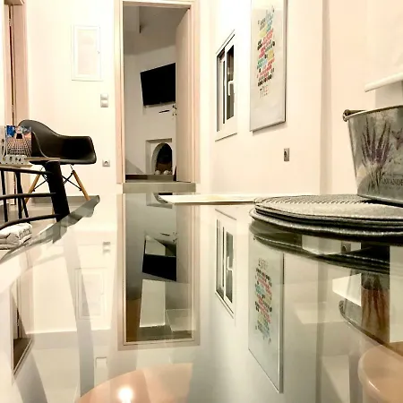 Riqionian House Vromonérion