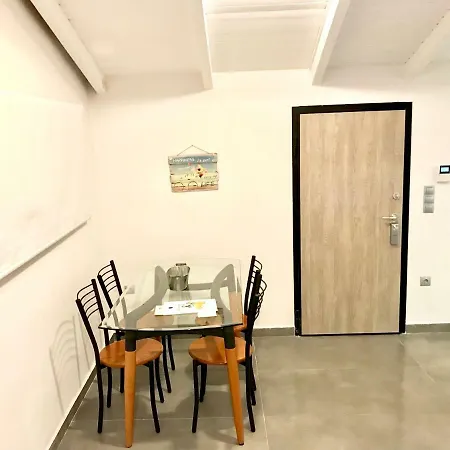 فيلة Riqionian House Vromonérion