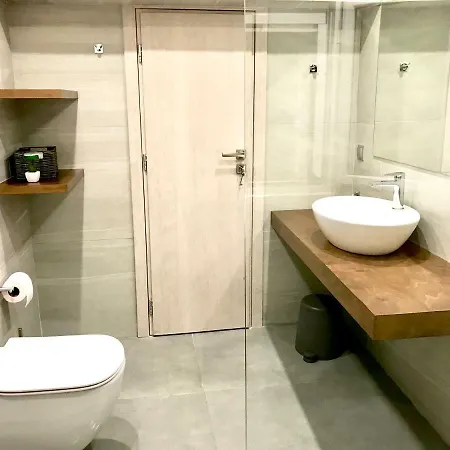 Riqionian House Vromonérion